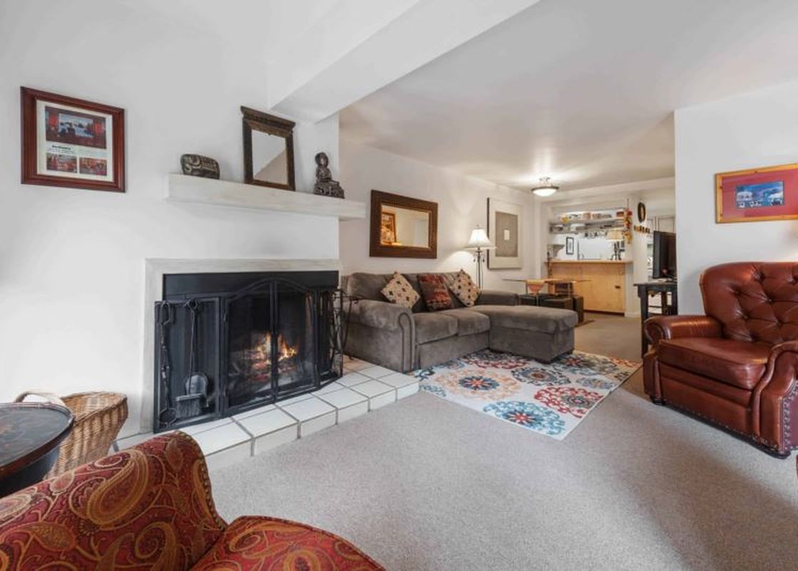 01 Living Room