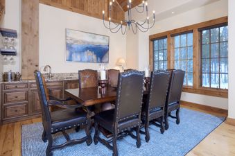 12 Cowboy Heaven Luxury Suite 2D