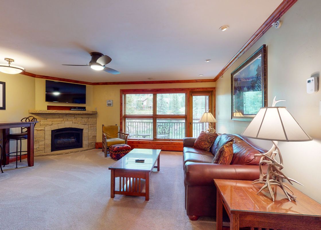Lion Square Lodge South 370