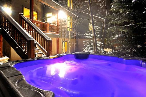 Private Outdoor Hot Tub