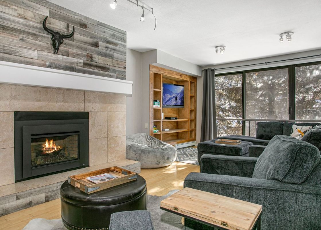 01 Living Room