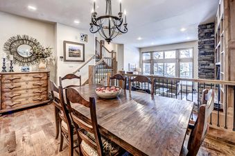 22 Highlands-print-039-40-Dining Room-2849x1900-300dpi