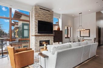 RiverfrontTownhome-5-5011 1