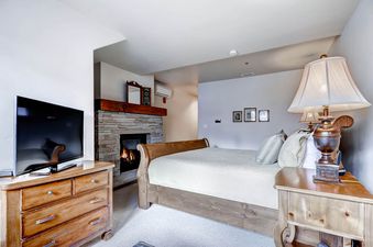 16-Market-Square-301-Bed-A3