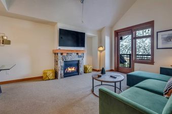 Capitol Peak Lodge 3401