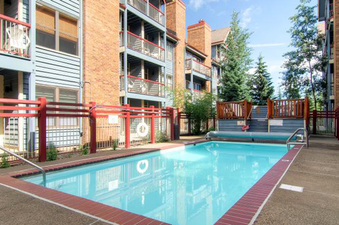 02 River Mountain Lodge Pool