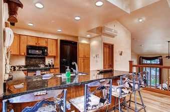 06-Meadows-Townhomes-N4-Kitchen3