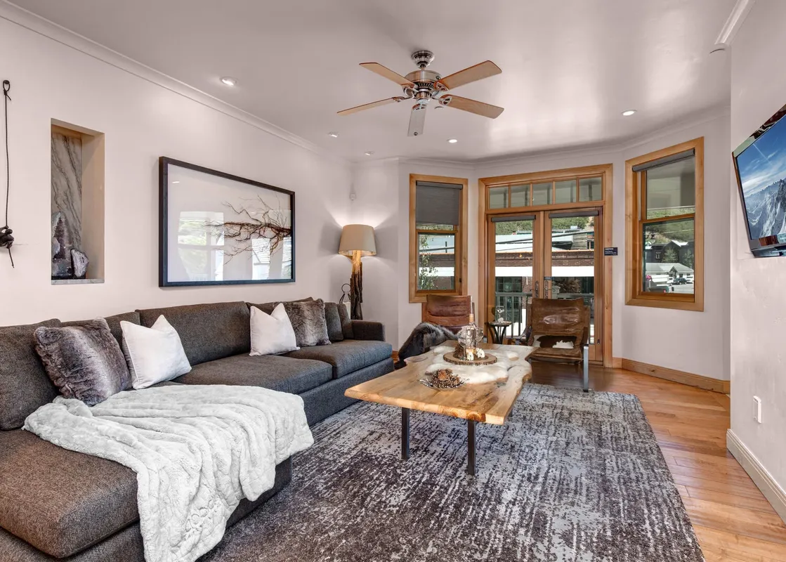 01 Abode at Snowdancer