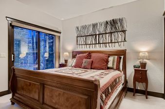 19 Saddlewood Ski Chalet