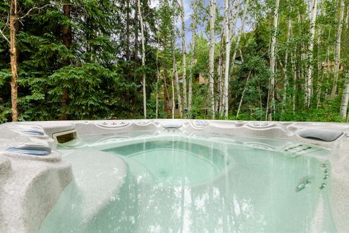 Outdoor Private Hot Tub