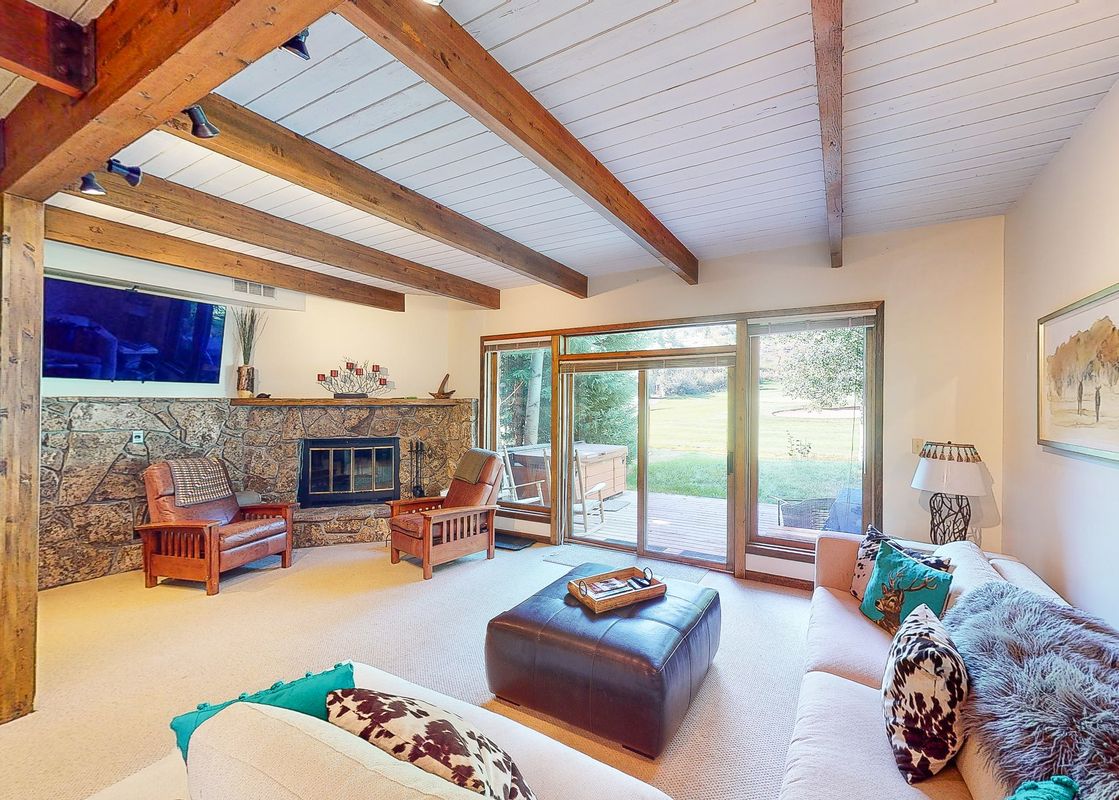 01 Living Area