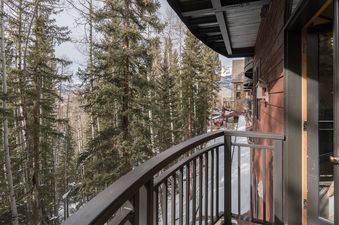 Bear Creek Lodge 301A