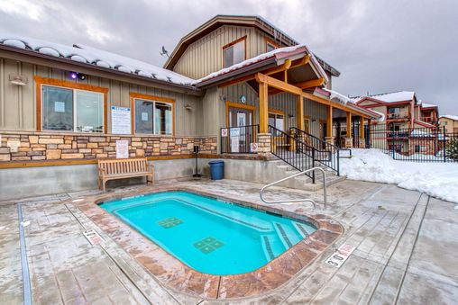 Outdoor Community Hot Tub