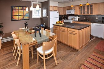 08 Dining and Kitchen