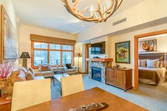 Capitol Peak Lodge 3217