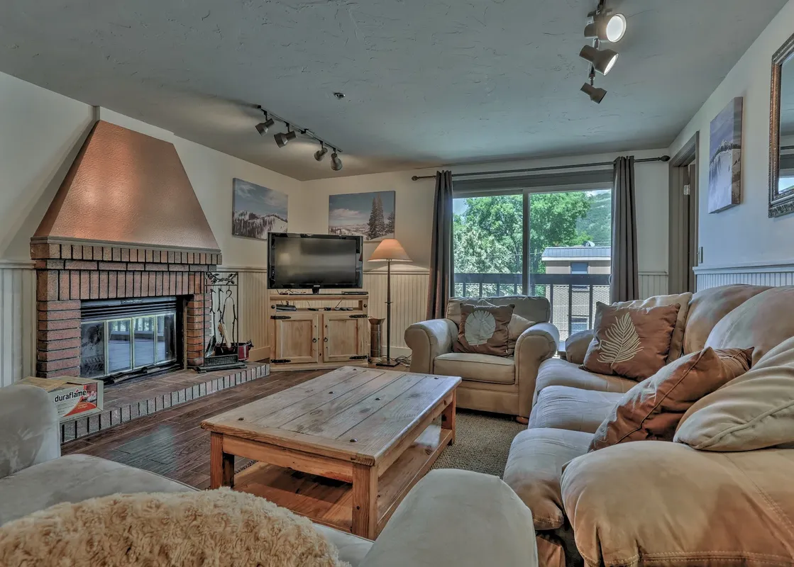 01 Living Room