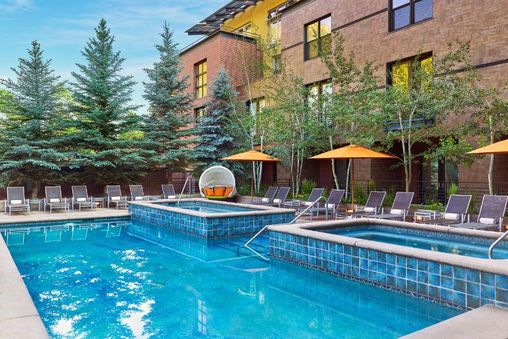 Outdoor Pool and Hot Tubs