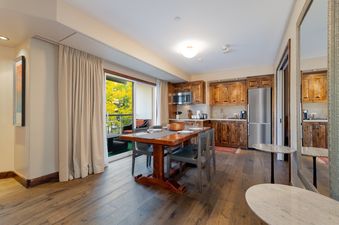 Signature Suite 331