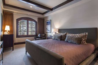 Mountain-View-306-Master-Bedroom
