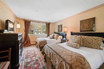 17 Lodge Tower 494 2 BR