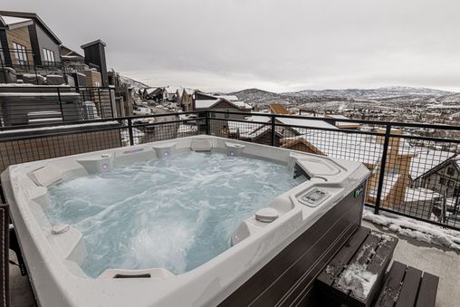 Private Outdoor Hot Tub