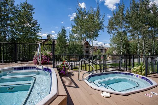Outdoor Community Hot Tub