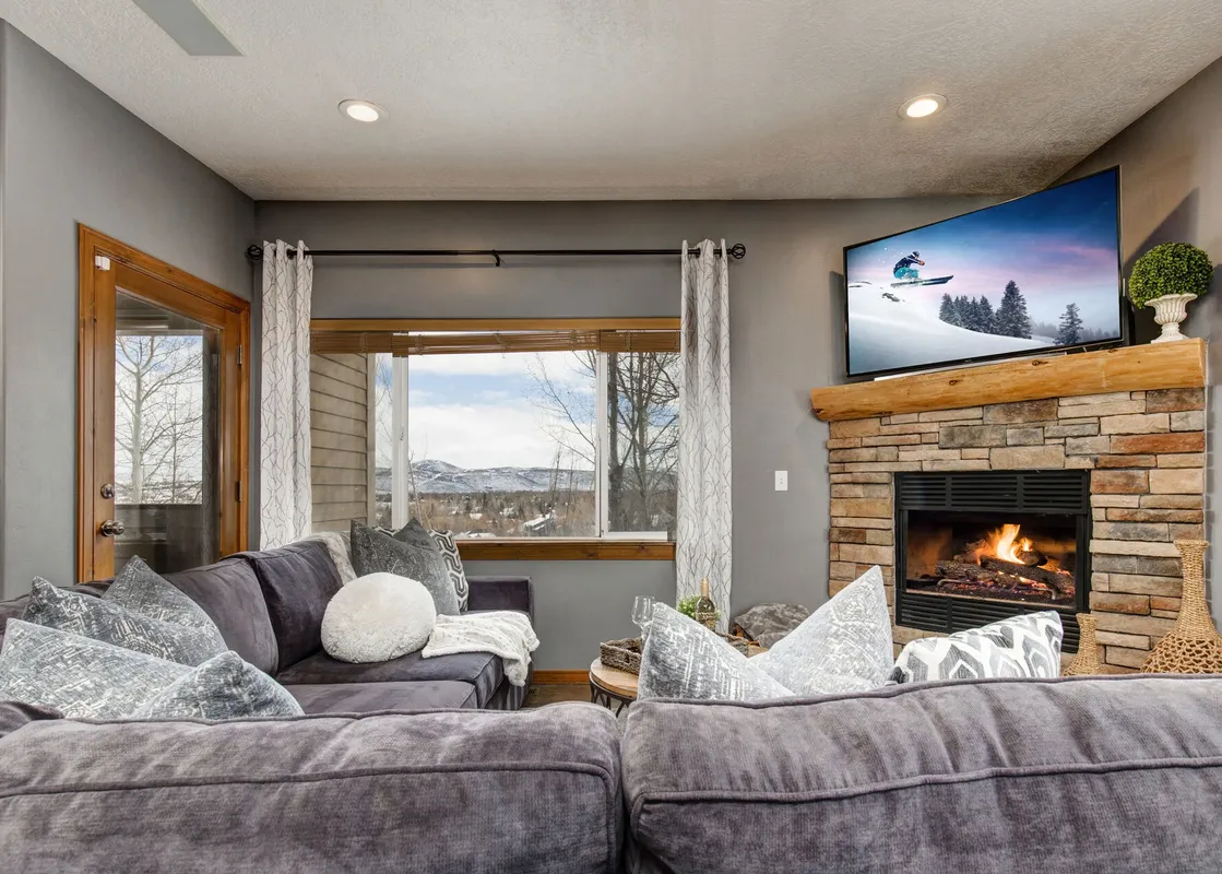 02 Living Room