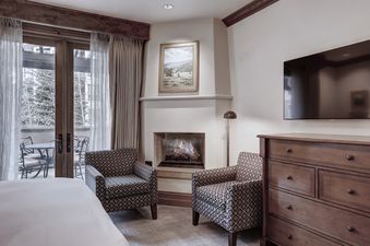Arrabelle Deluxe Hotel Room with King
