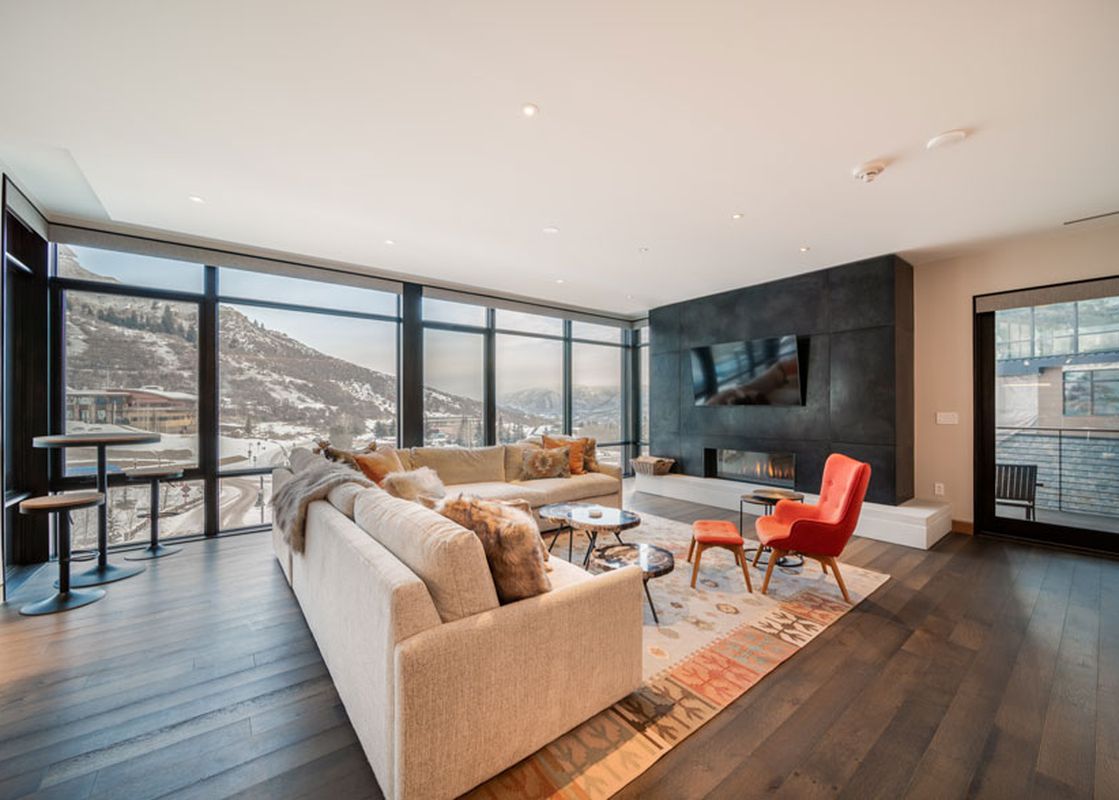 One Snowmass West 303