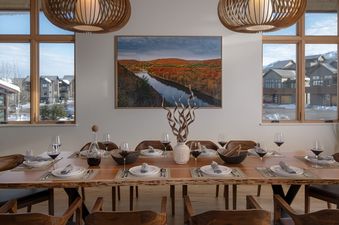 05 Dala Horse Lodge Dining