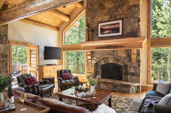 06 Granite Creek Escape Main Living Room