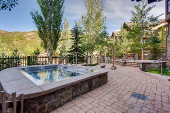 Capitol Peak Lodge 3034