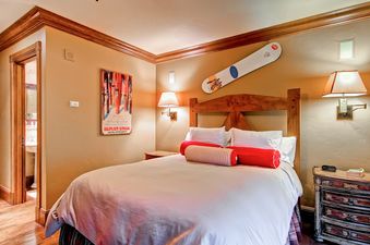 120813 EastWestResorts 25-MP-401 HDReal lo