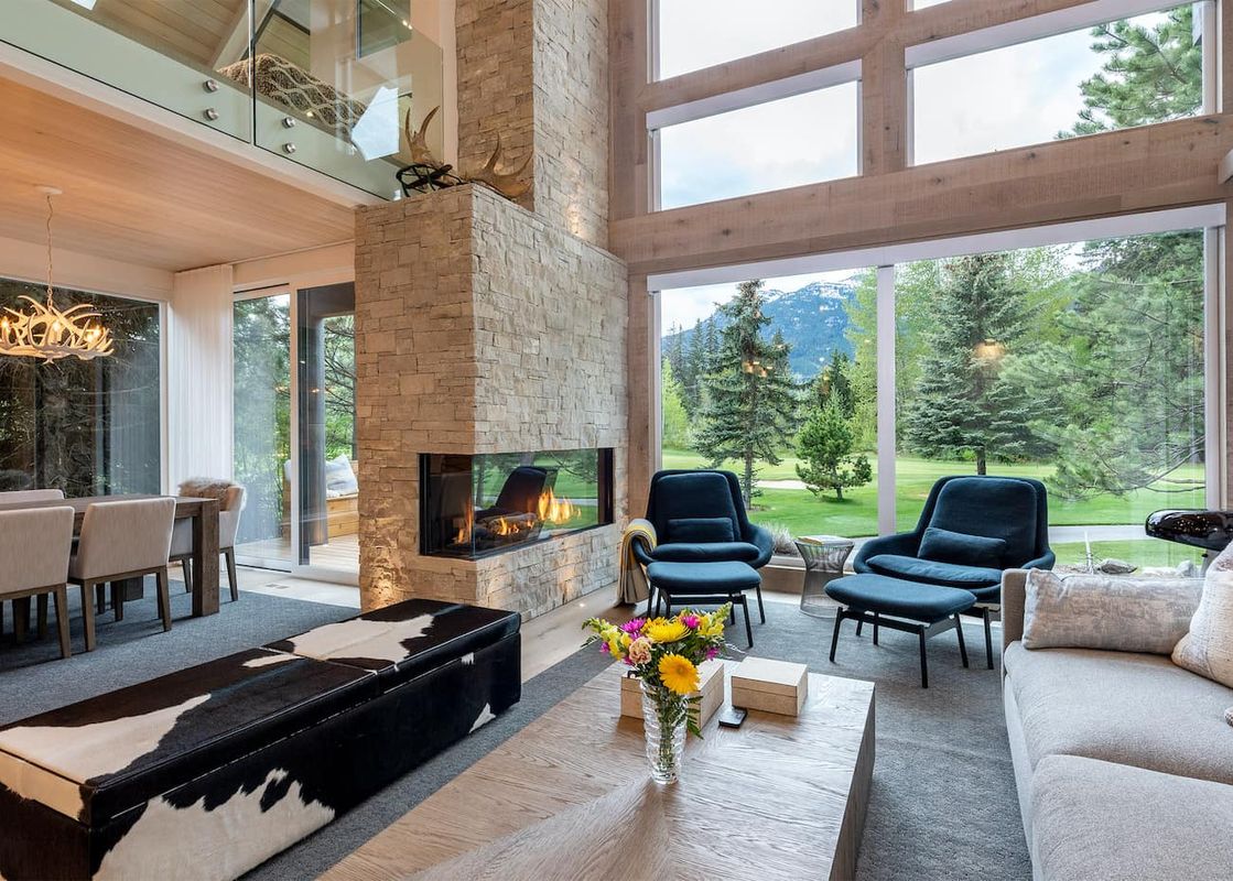 02 Stellar Jay Chalet