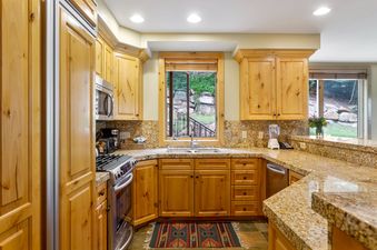 Trails End Lodge 204