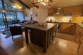 02 Kitchen