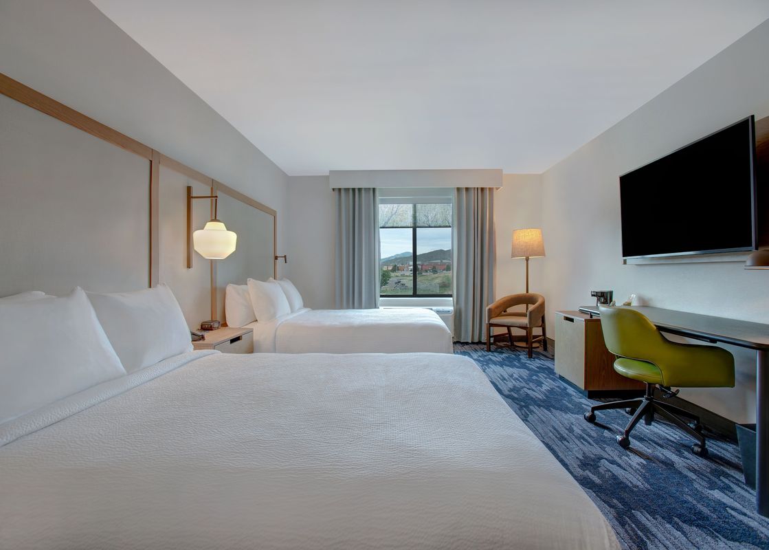 Fairfield Inn and Suites 2 Queen Guest Room