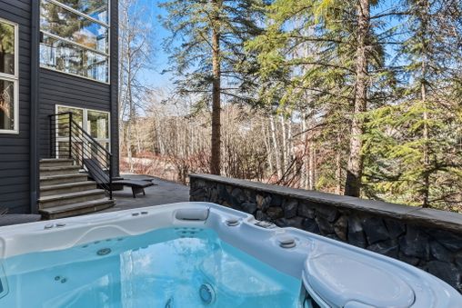 Private Hot Tub