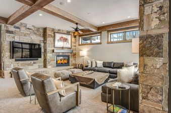 15 Skiers Palace
