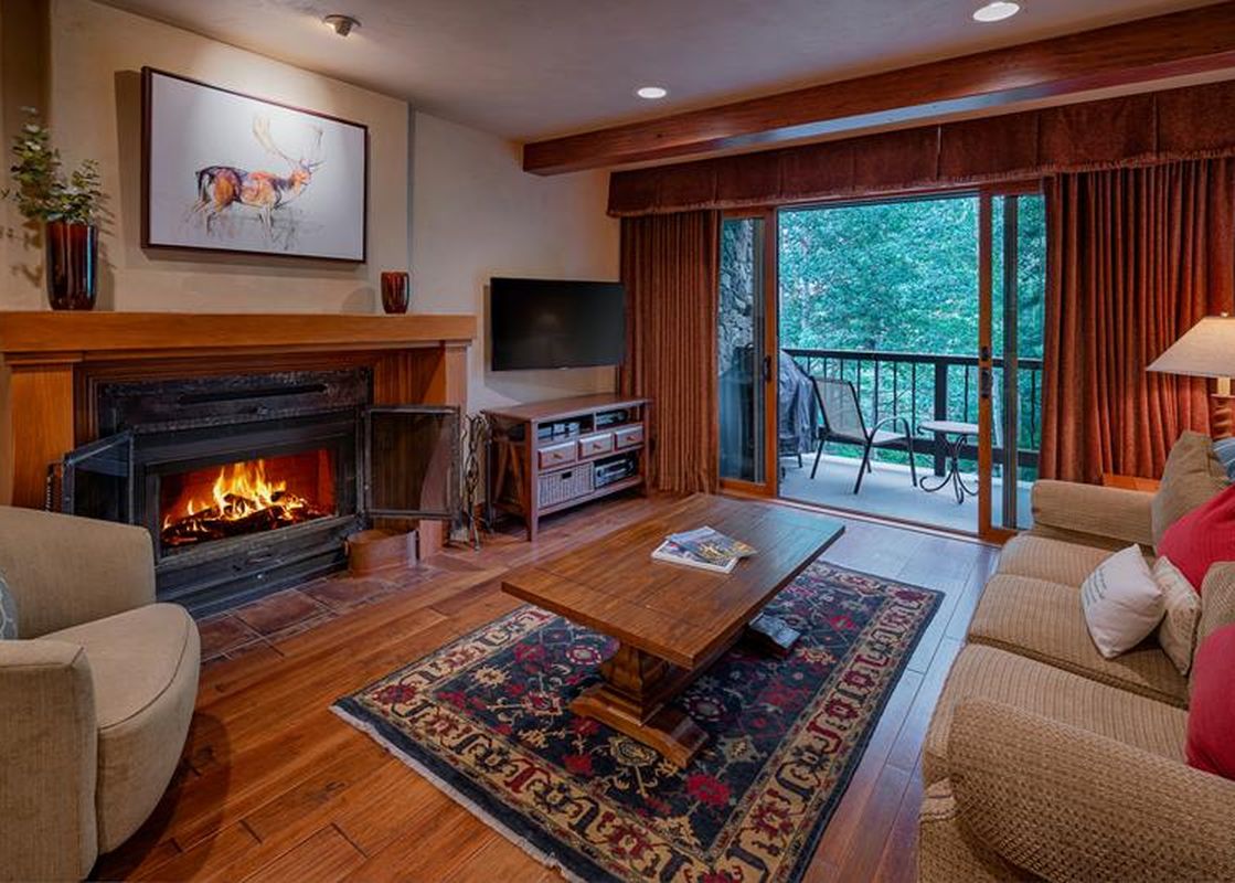 01 Living Room