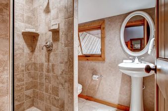 24-ridgepoint-183-bath-a1