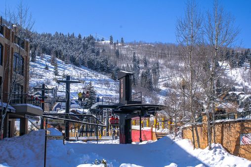 Ski-in/ski-out access to the Town Lift chairlift