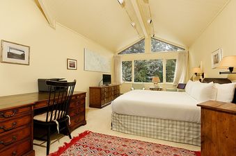 06 Bedroom