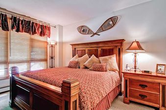 EastWestResorts -HW105 King2-1