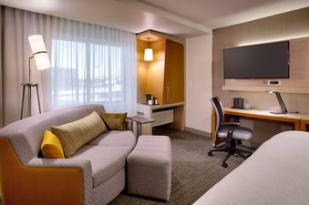 Courtyard Salt Lake City Downtown 1 King Guest Room
