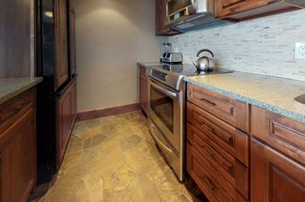 Landmark305Kitchen