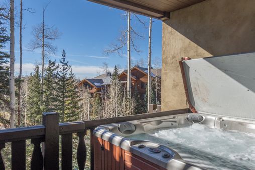 Private Outdoor Hot Tub