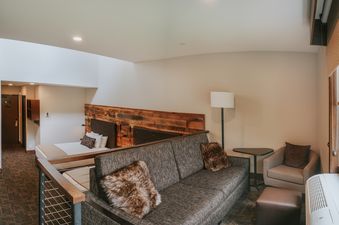 03 Huntley Lodge Two Queen Queen Twin Bunk Loft