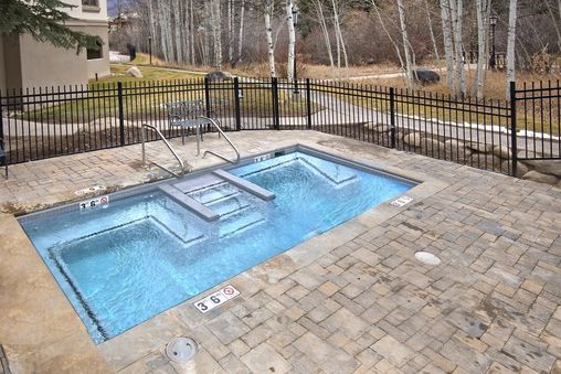 Outdoor Community Hot Tub
