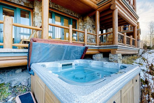 Private Outdoor Hot Tub